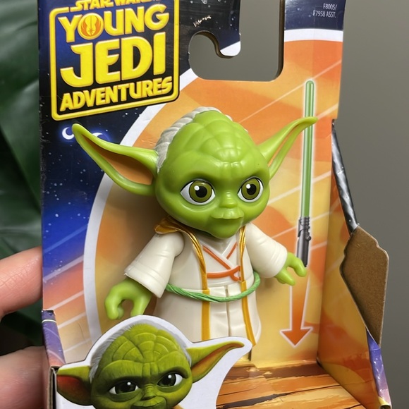 New Star Wars Young Jedi Adventures, Yoda Action Figure, Star Wars Toys NIB - Picture 2 of 8